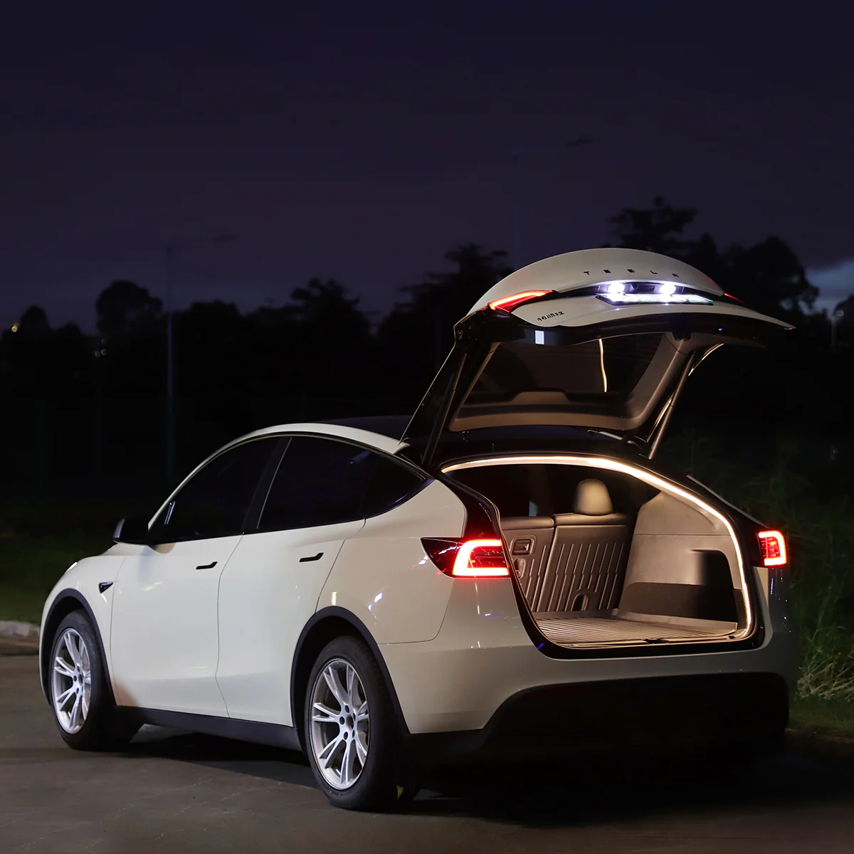 Dual-Mode Trunk LED Strip for Model Y 2020-2026 – Warm & Cool White (3000K & 6000K) - Image 6